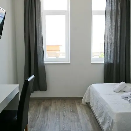 Vienna 4*